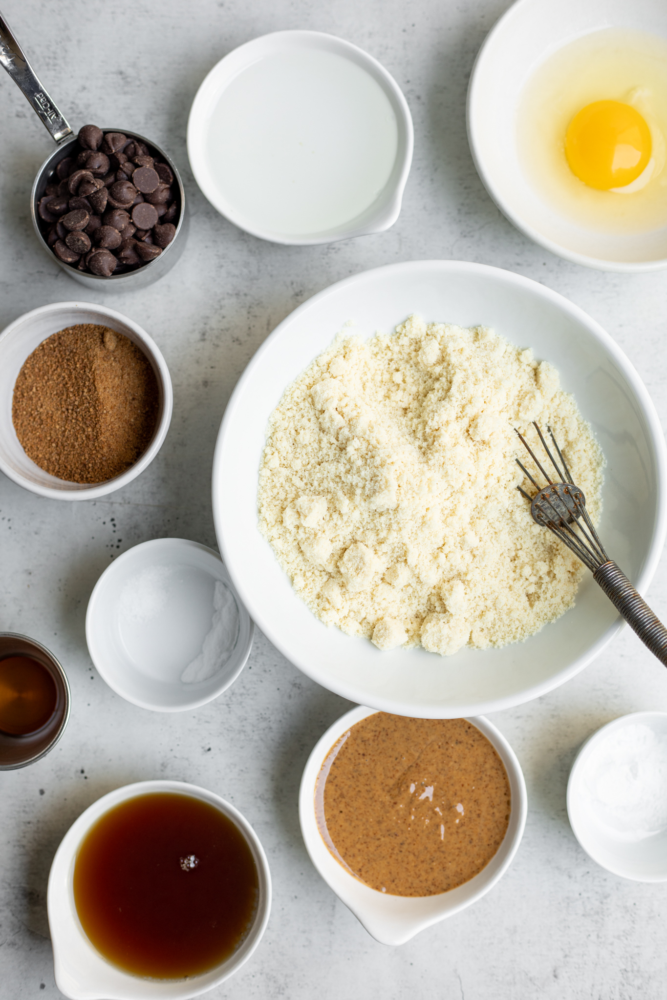 Almond Flour Chocolate Chip Cookies - The Mindful Hapa