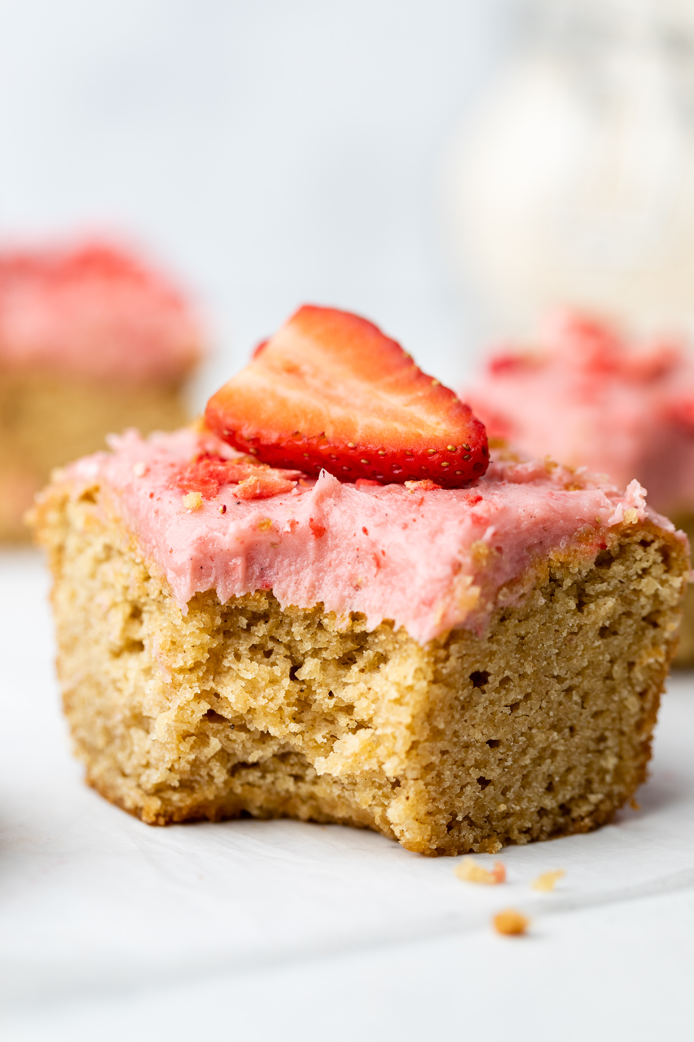 Strawberry Dulce De Leche Cake | Best Strawberry Cake Recipe